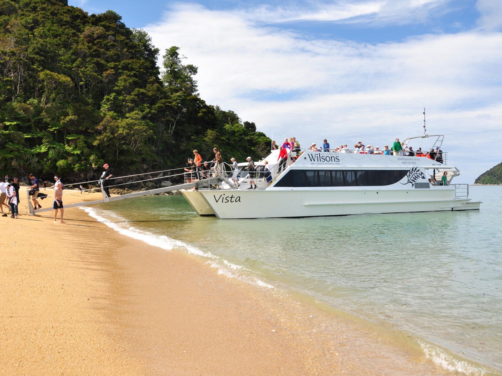 Wilsons Abel Tasman coach